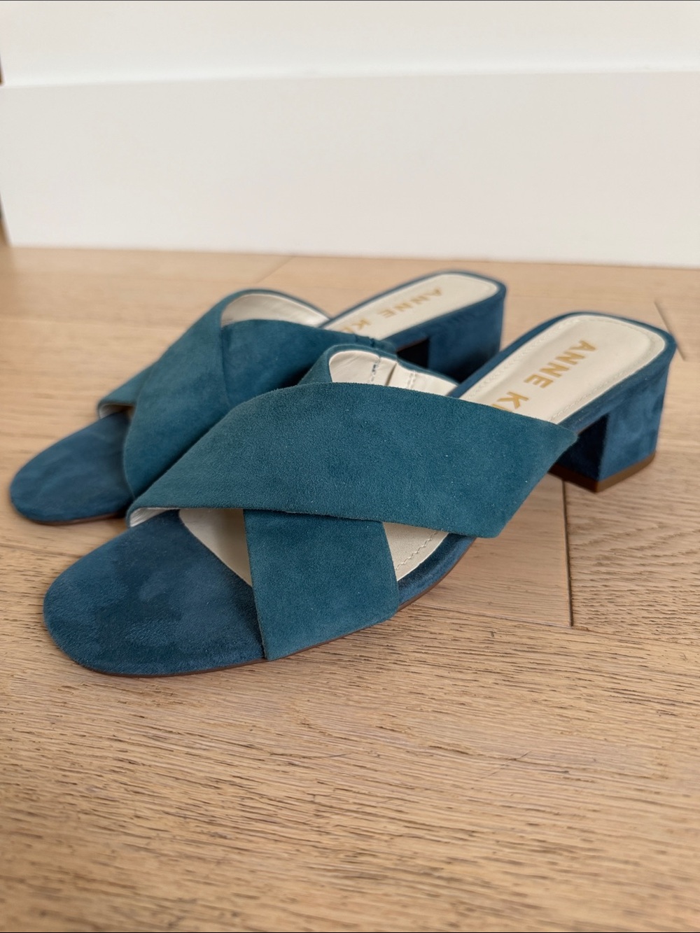 ANNE KLEIN Aksansa Suede Cross Strap Block Heel Mule Slides Sandals Minimalist
